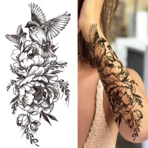 Tattoo für den Arm - Vogel und Rosen